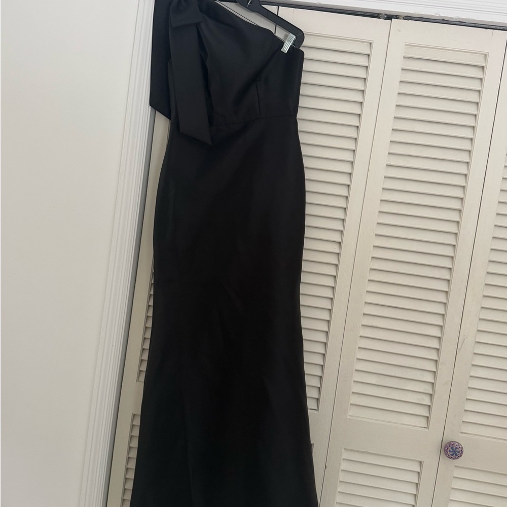 ALFRED SUNG Black One-Shoulder Maxi Evening Gown - Picture 3 of 9